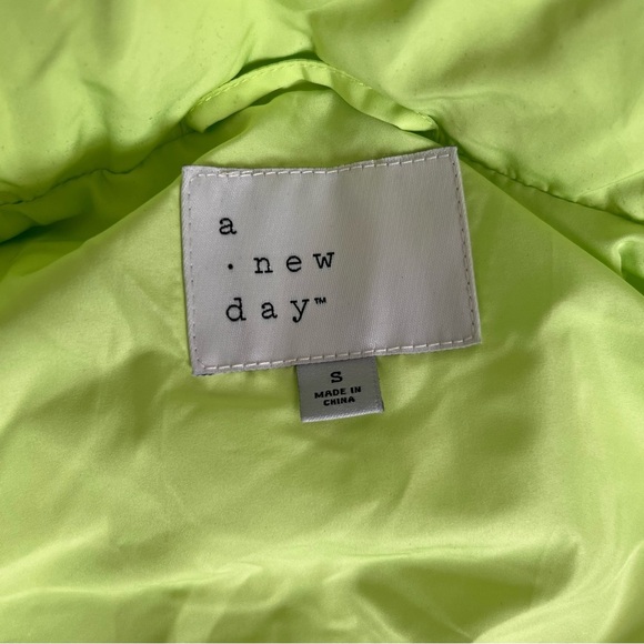 A New Day Women’s Puffer Vest Sleevless Jacket - Size S - Picture 8 of 9